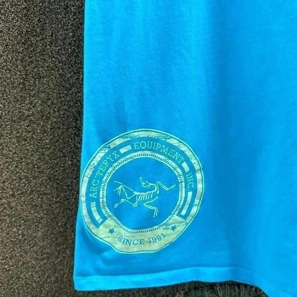 Arc’teryx Logo T-shirt Small - Picture 4 of 5